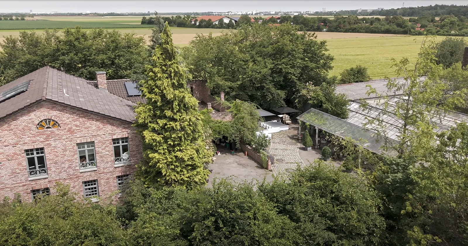 Luftaufnahme der Hochzeitslocation Die Alte Gärtnerei München